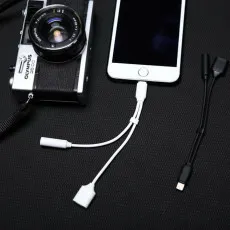 2 in 1 Audio and Charger Adapter 8 Pin To 3.5 MM Jack Charger For Apple iPhones