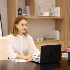 MacBook Pro 13 M2 Black Hard Case beautiful look