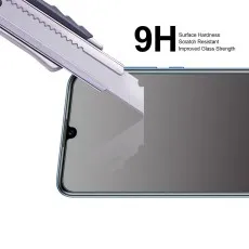 9H Hardness Scratch Test Huawei P Smart 2019 screen protector resisting scratches, demonstrating its durability