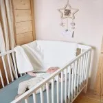 Kaloo Baby Wooden Cot Mobile – Rêves de Douceur Collection, 50cm Customisable K220002