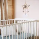 Kaloo Baby Wooden Cot Mobile – Rêves de Douceur Collection, 50cm Customisable K220002